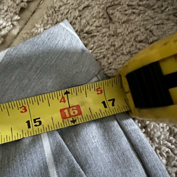 Express size 8R, columnist gray block capri - Picture 8 of 8